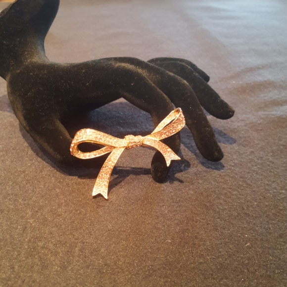 KJL Pink Ribbon Brooch - Picture 1 of 5